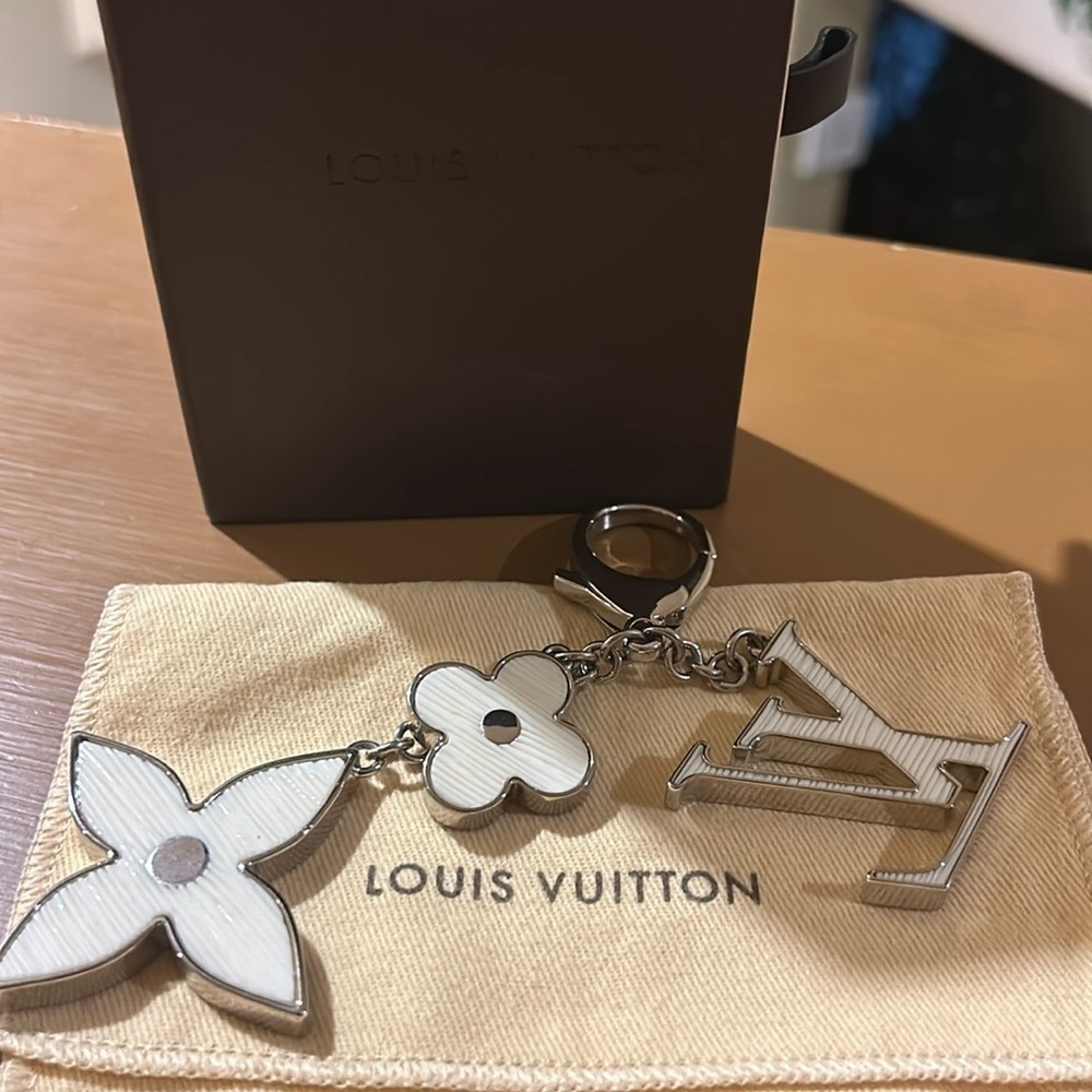 Louis Vuitton Fleur d’ Epi Bag Charm Resin Brass. Nearly New Certified Authentic